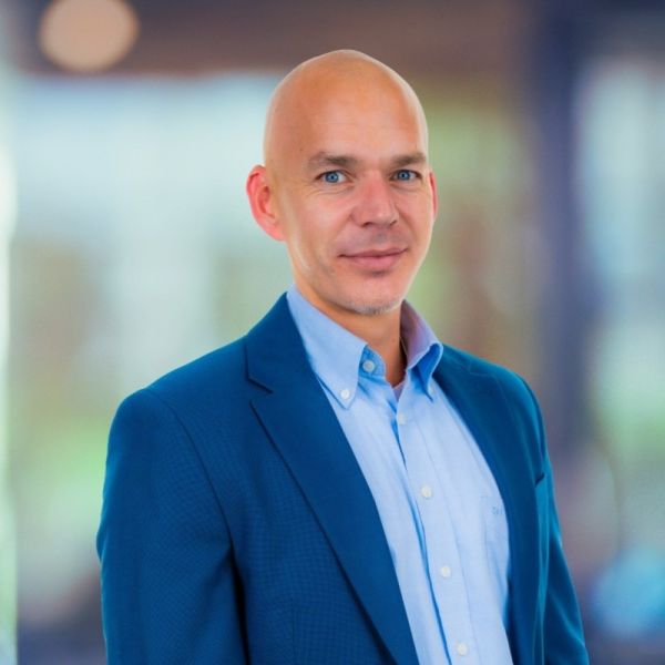 Strategische Beratung, Vertrieb