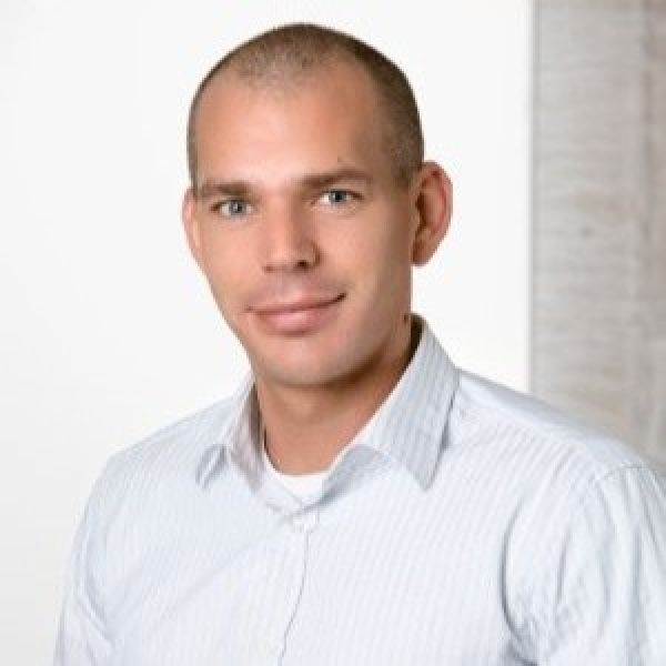 Dominik Dietrich Strategische Beratung, Vertrieb